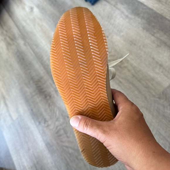 Roan Maudt Beige Leather Suede Teal Tennis Shoe Women’s Size 8 - Picture 9 of 13